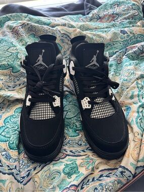 Nike Air Jordan 4 Retro
